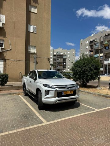 מודעת רכב מיצובישי טרייטון / L200