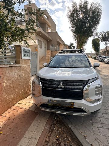 מיצובישי אאוטלנדר