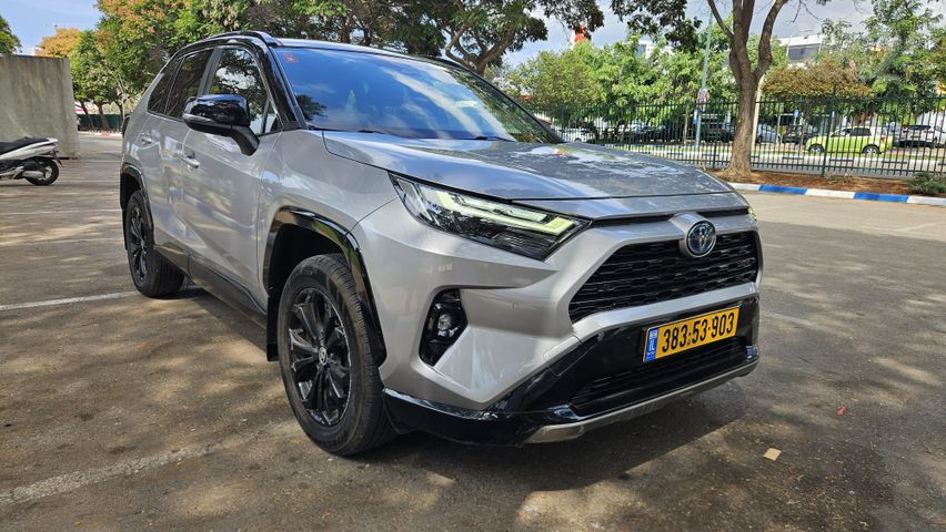 טויוטה RAV4