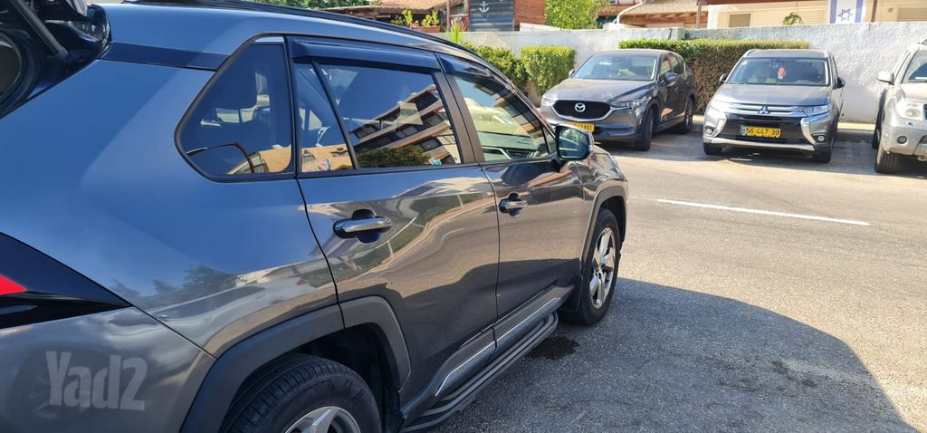 טויוטה RAV4