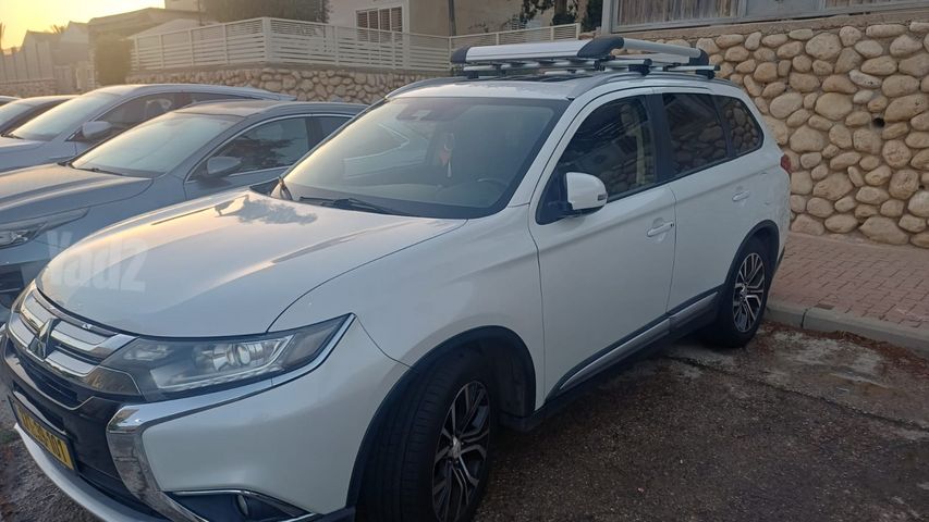 מיצובישי אאוטלנדר