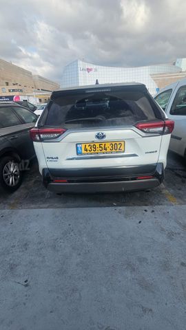 טויוטה RAV4