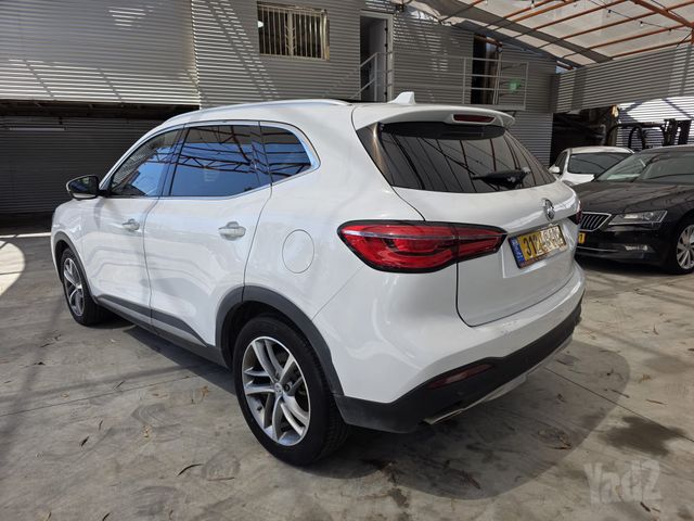 אם ג'י EHS PHEV