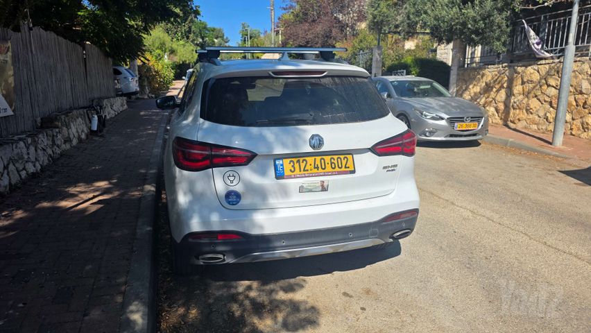 אם ג'י EHS PHEV