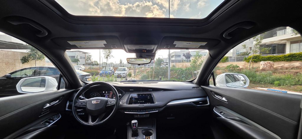 קאדילק XT4