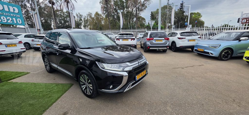 מיצובישי אאוטלנדר