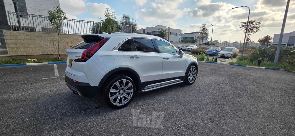 קאדילק XT4