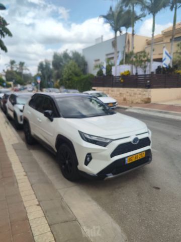 טויוטה RAV4