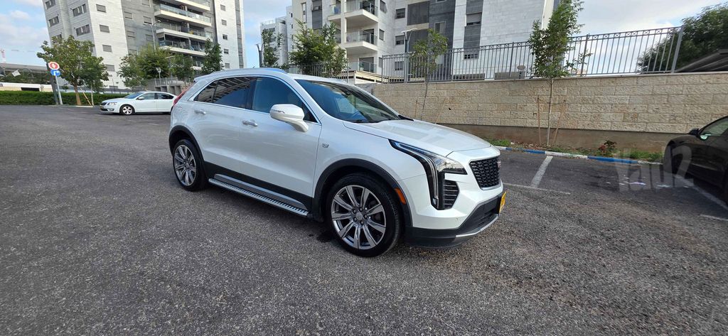 מודעת רכב קאדילק XT4