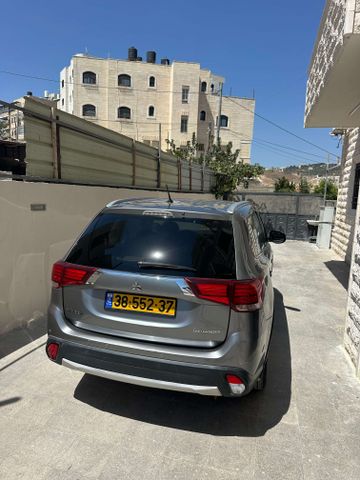 מיצובישי אאוטלנדר
