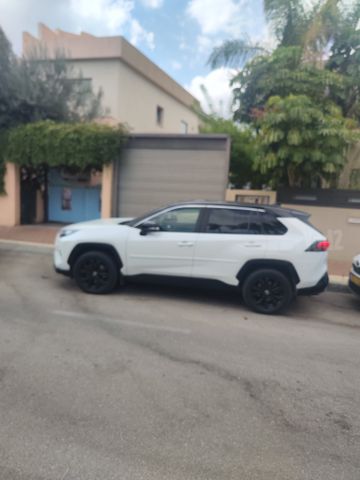 מודעת רכב טויוטה RAV4