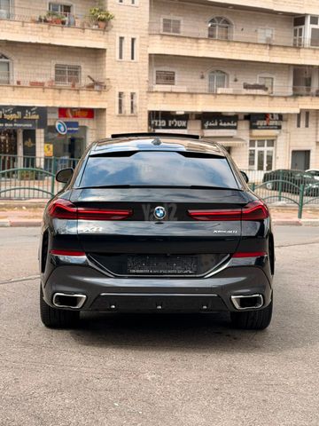 ב מ וו X6