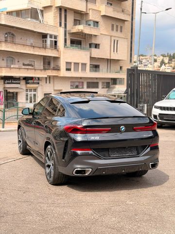 ב מ וו X6