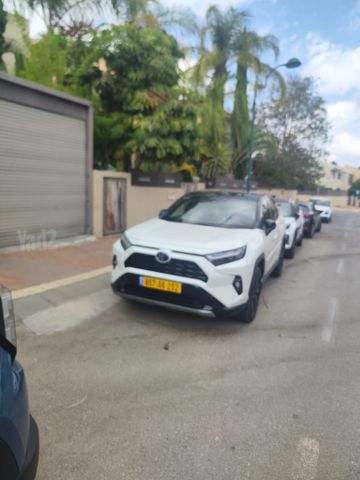 טויוטה RAV4