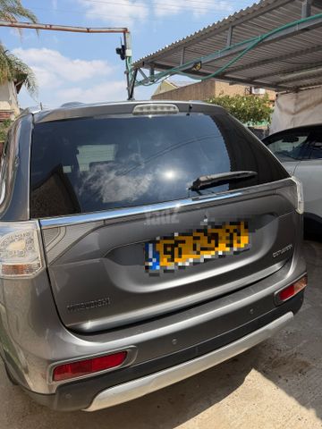 מיצובישי אאוטלנדר