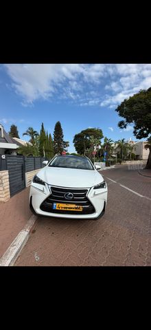 לקסוס NX