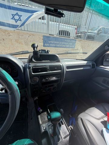 טויוטה לנד קרוזר
