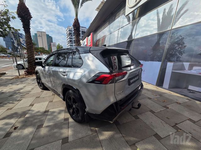 מודעת רכב טויוטה RAV4 2