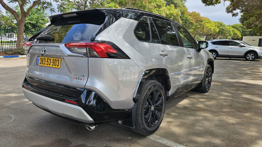 טויוטה RAV4