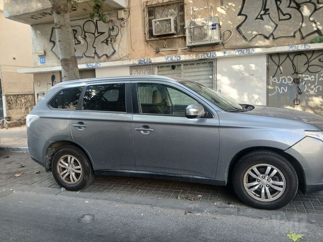 מיצובישי אאוטלנדר