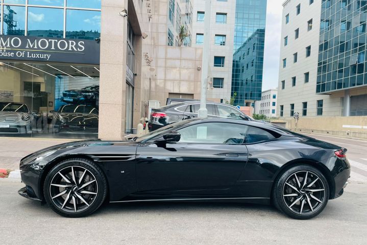 אסטון מרטין DB11