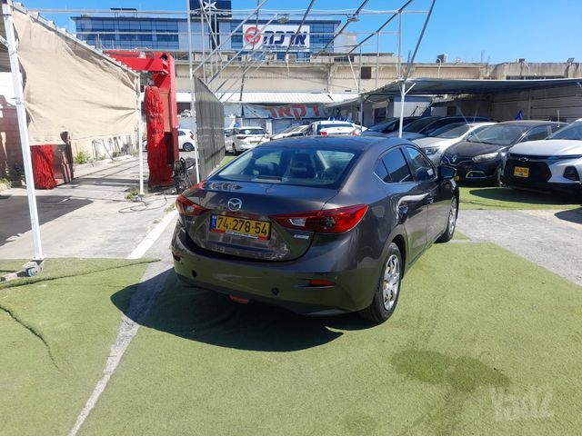 מאזדה 3