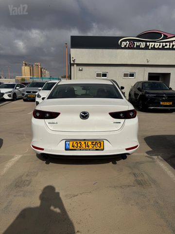 מאזדה 3