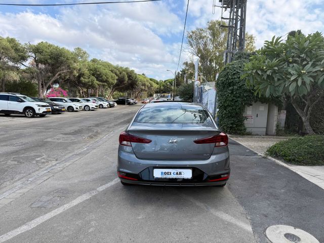 יונדאי אלנטרה
