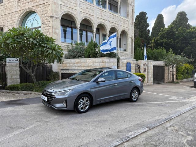 יונדאי אלנטרה