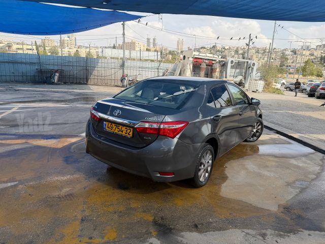 טויוטה קורולה