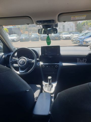 טויוטה יאריס קרוס