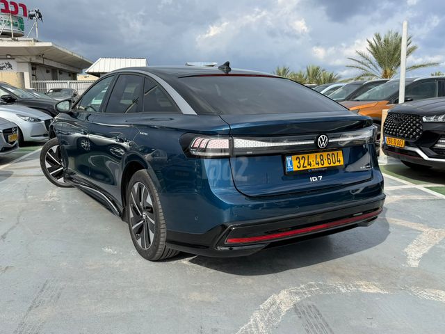 פולקסווגן ID.7