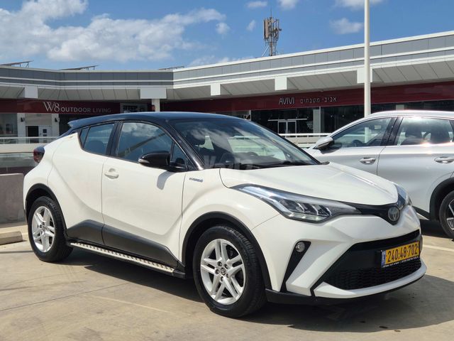 מודעת רכב טויוטה C-HR
