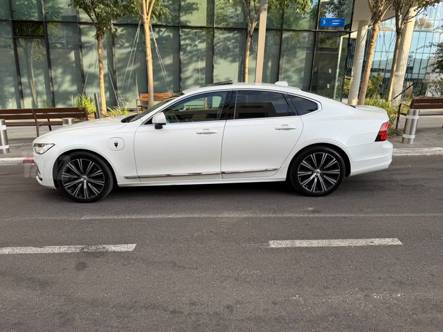 וולוו S90
