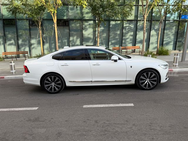 וולוו S90