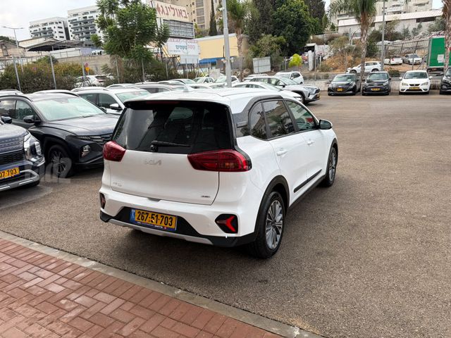 קיה נירו פלוס