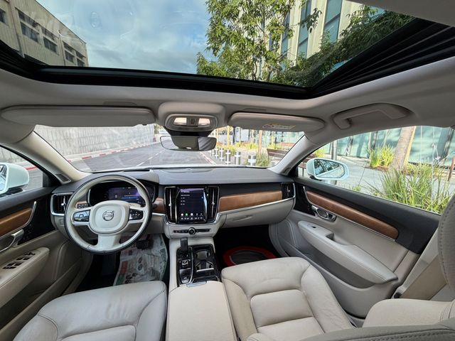 וולוו S90