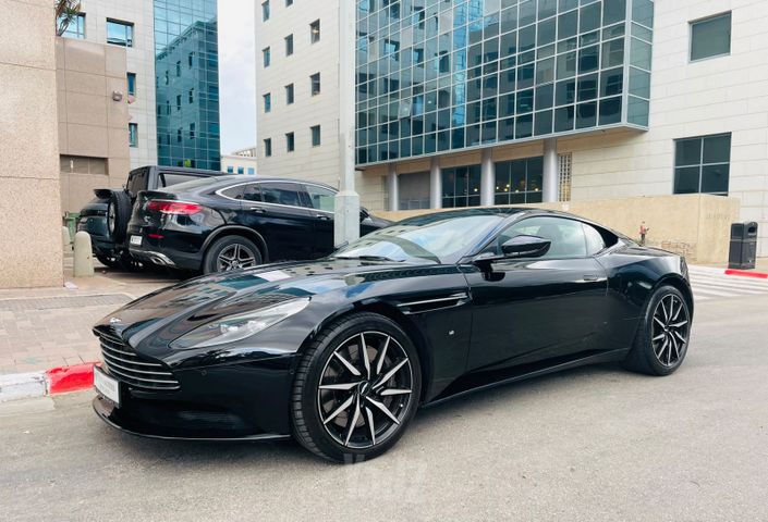 מודעת רכב אסטון מרטין DB11