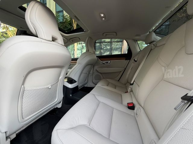 וולוו S90