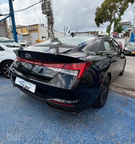 יונדאי אלנטרה