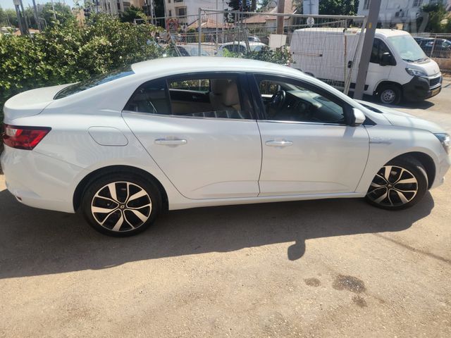 רנו מגאן