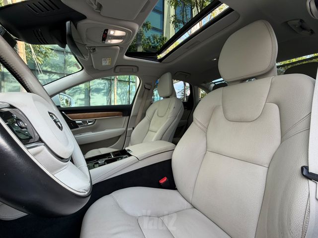 וולוו S90