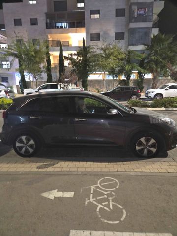 קיה נירו