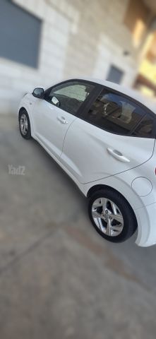 יונדאי i10
