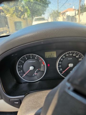 יונדאי אקסנט i25
