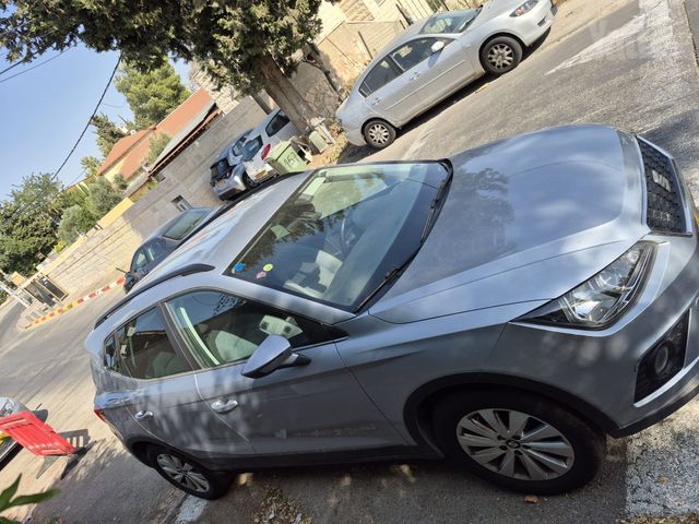 סיאט ארונה