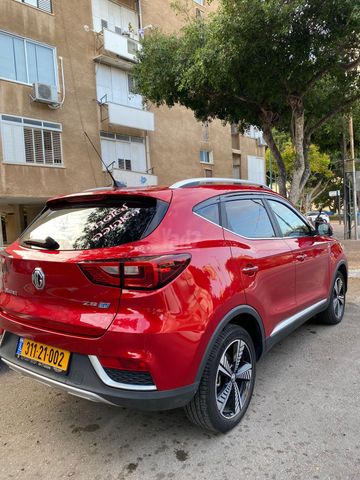 אם ג'י ZS