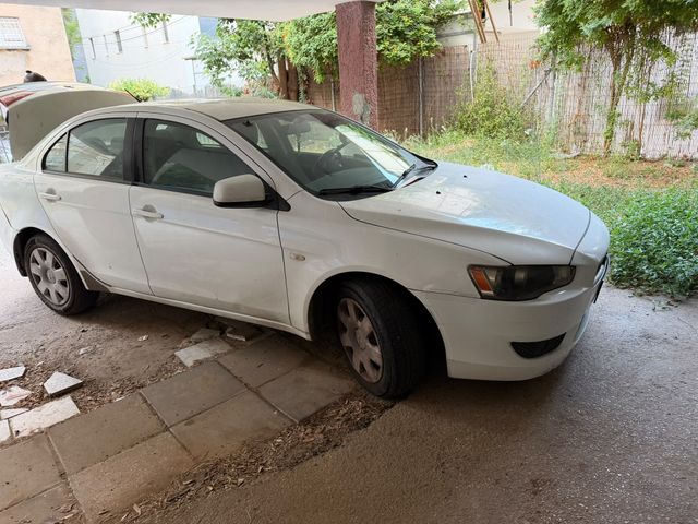 מיצובישי לנסר
