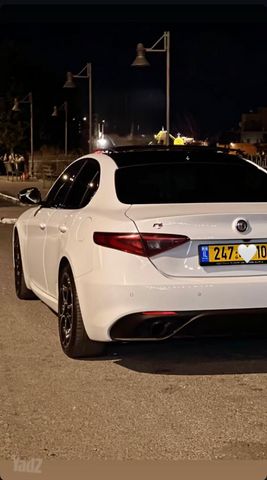 אלפא רומיאו ג'וליה