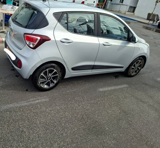 יונדאי i10